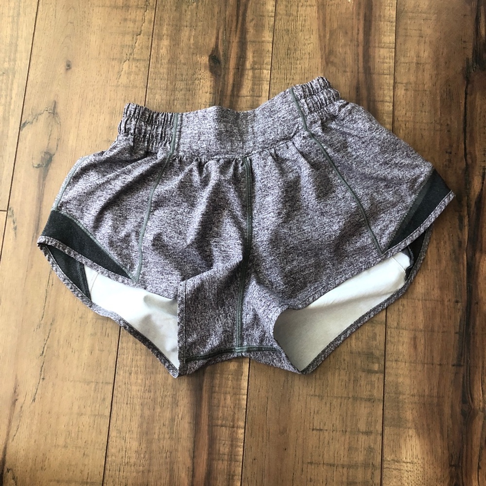 Lululemon size 2 hotty hot shorts (basically new condition)